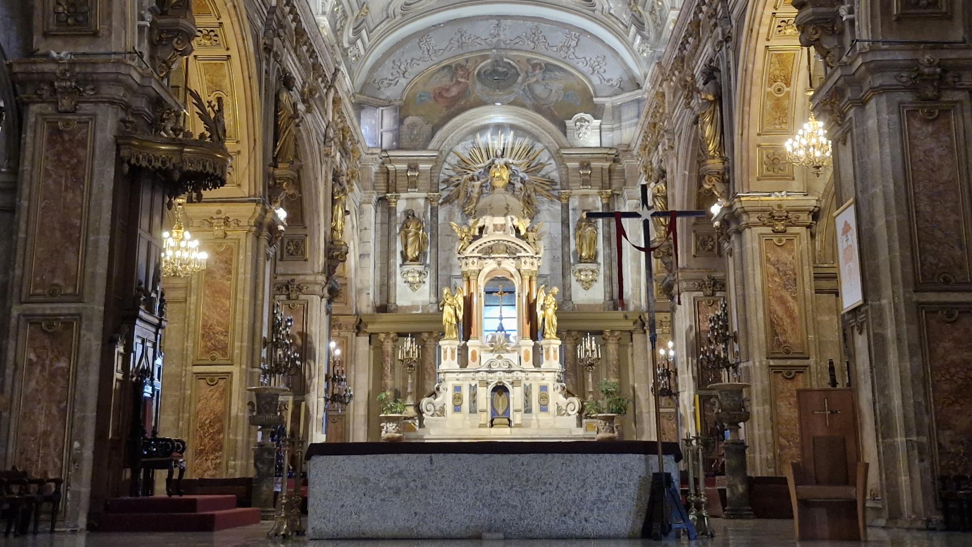 Vista general del altar mayor de la Catedral de Santiago