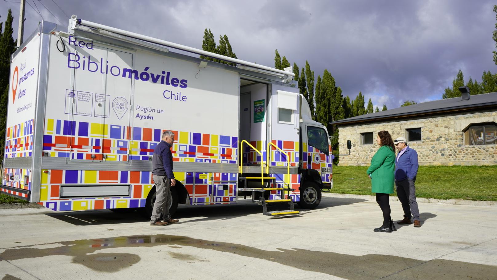 Nuevo bibliomóvil 4x4 fortalecerá el acceso a la lectura en localidades rurales de Aysén