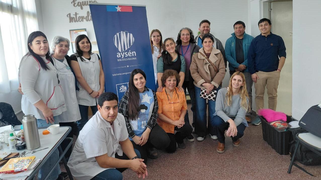 Equipo de la biblioteca en taller para técnicos en párvulos