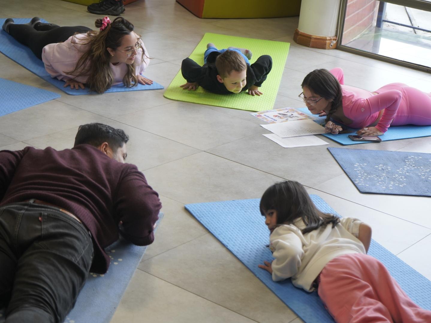 Disfruta del Yoga desde una perspectiva muy entretenida