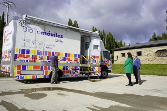 Nuevo bibliomóvil 4x4 fortalecerá el acceso a la lectura en localidades rurales de Aysén